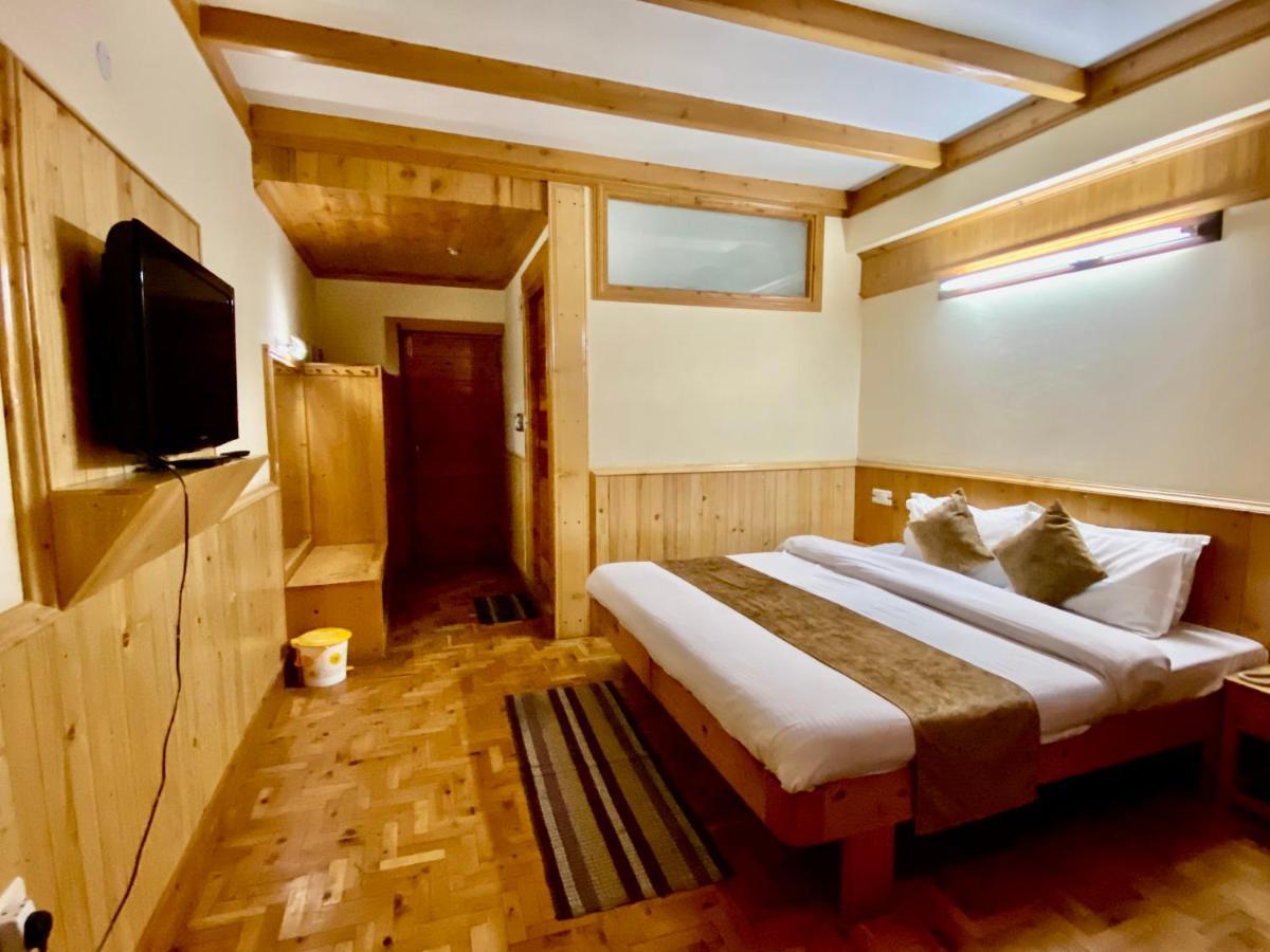 Hotel Valley Of Gods Manāli Kültér fotó
